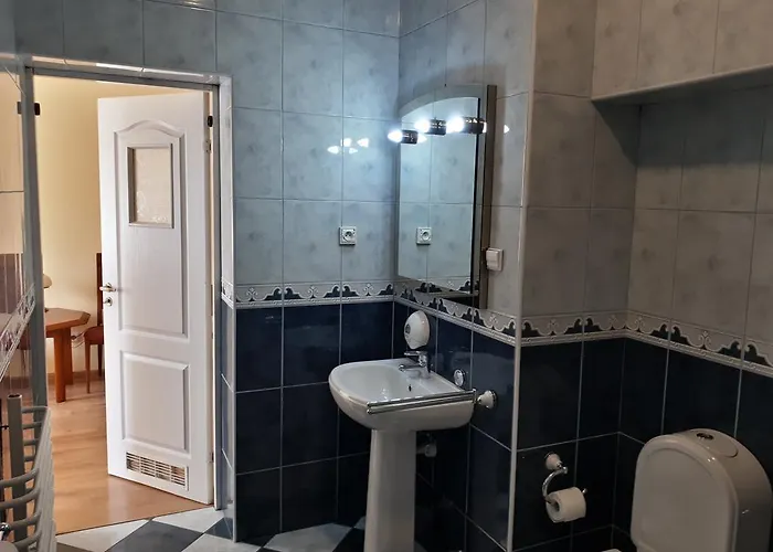 Rezydencja Parkowa Guest house *