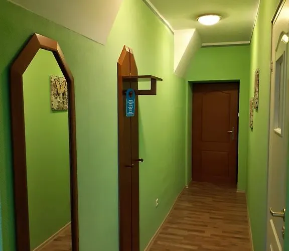 Rezydencja Parkowa Guest house *