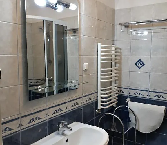 Rezydencja Parkowa Guest house *